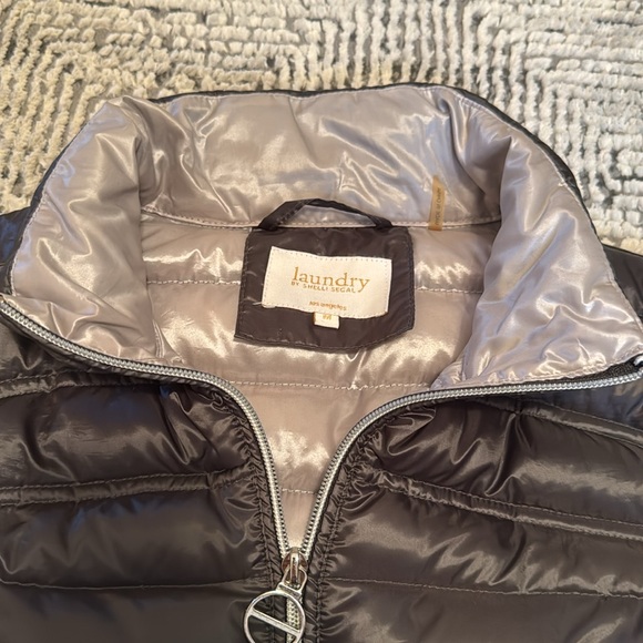 laundry Jacket - Picture 6 of 7